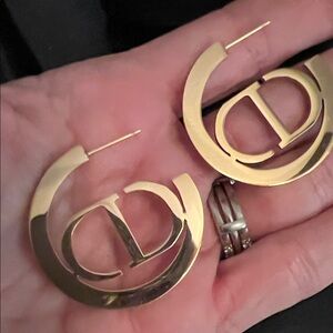 Elegant Gold Hoop Earrings